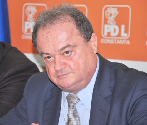 Blaga, de acord cu Macovei în privinţa pedeliştilor care au votat alături de USL